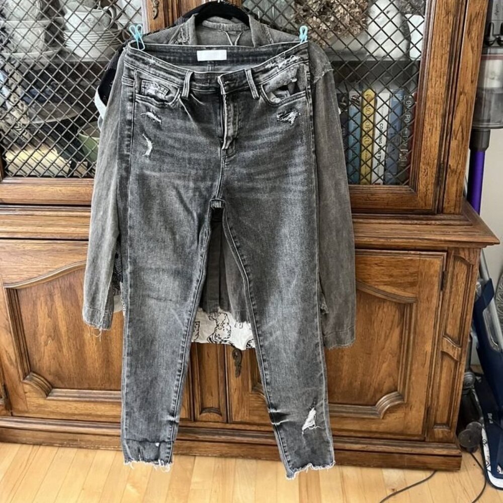 NWOT Vervet Grey Skinny Jean